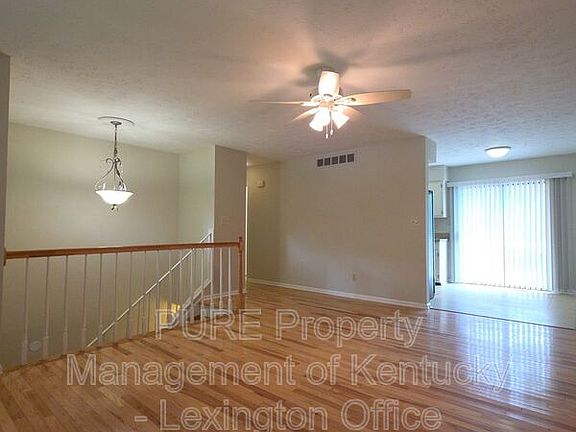 5th image of 3432 Warwick Ct Unit A