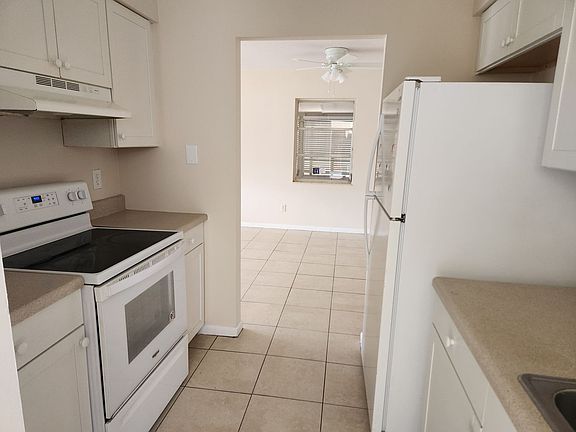 2nd image of 324 Canyon Dr N