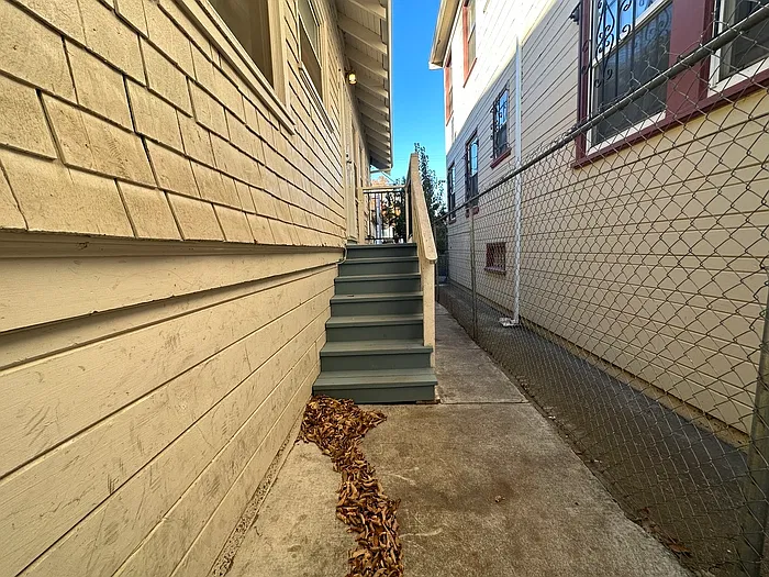 1 bed, 1.0 bath, $1,195 — Photo 2