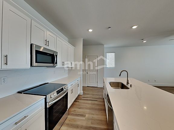 5th image of 11182 Magallanes St