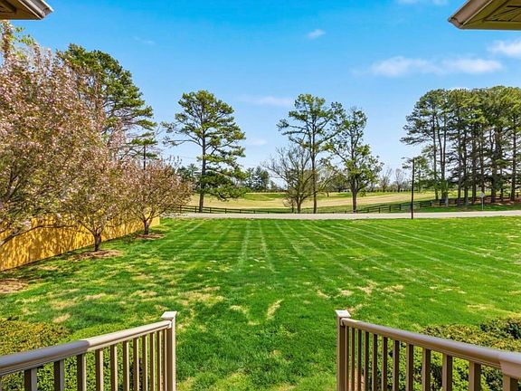 4th image of 419 Indian Hills Dr