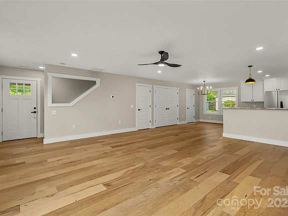 2nd image of 70 Lennon Leigh Ln