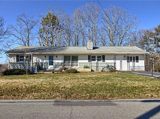 601 Mountain View Rd, Mars Hill, NC 28754