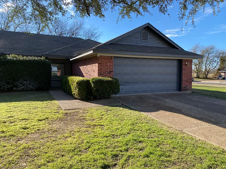 503 Shady Park Trl — Photo 1