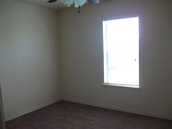 4th image of 2403 Isabelle Dr