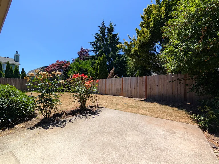 2558 Cubit St — Photo 26