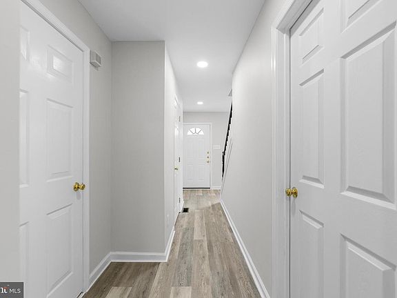 5th image of 33 Trilby Ave