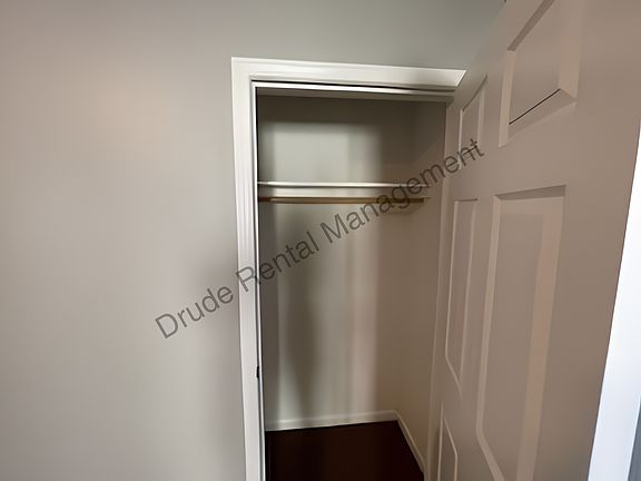 3rd image of 809 E Thomas St