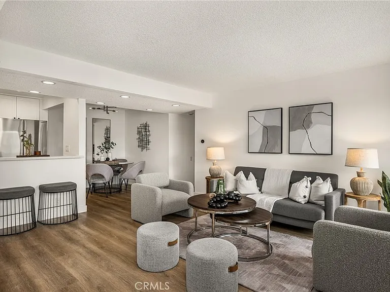 25761 Le Parc #105 — Photo 3