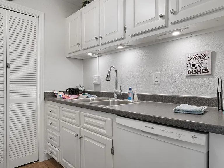 3201 S Beneva Rd #201 — Photo 11