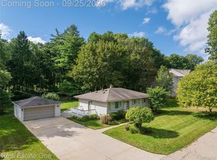 88 Dayton St, Oxford, MI 48371