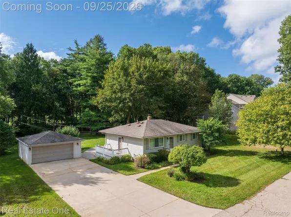 88 Dayton St, Oxford, MI 48371