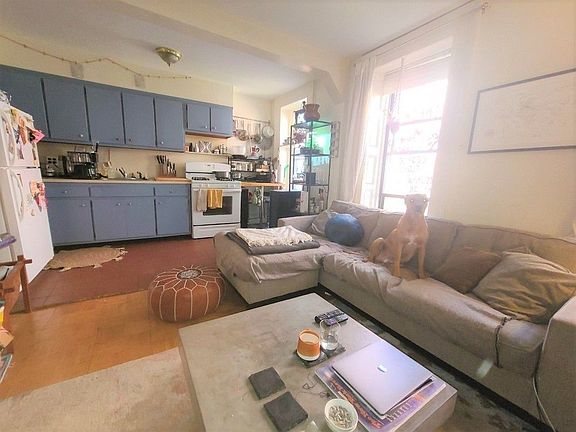 2nd image of 639 Henry St #Top
