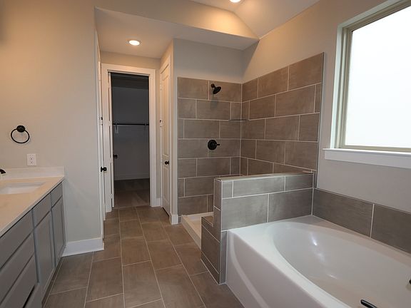 2nd image of 1212 Xeresa Dr