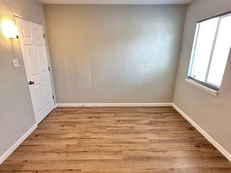 2120 La Veta Dr NE — Photo 36