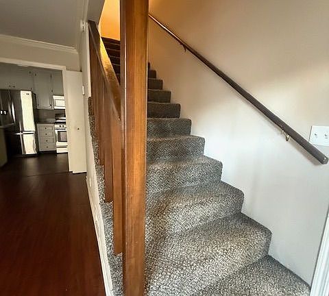 4th image of 706 E Avenue Middle