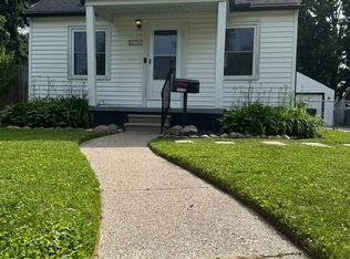 29796 Park St, Roseville, MI 48066