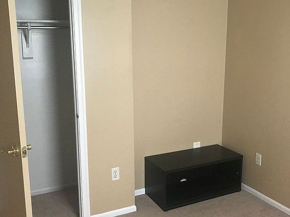 4th image of 12143 Chaucer Ln