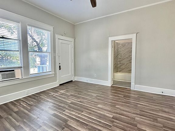 5th image of 501 N Lancaster Ave