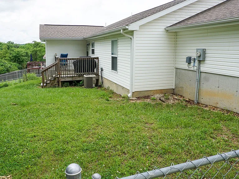 110 Savannah Ct — Photo 2