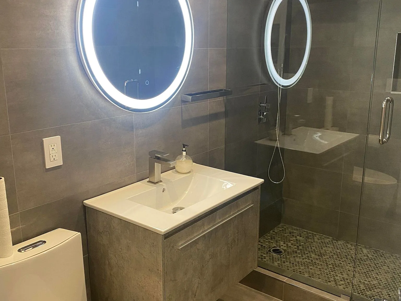 2 bed, $2,950 — Photo 2