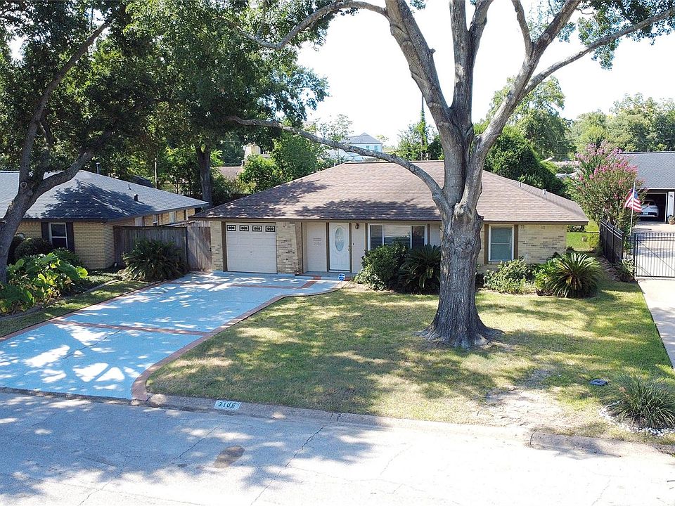 1st image of 2106 Woodcrest Dr