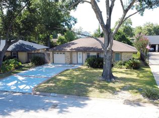 2106 Woodcrest Dr, Houston, TX 77018