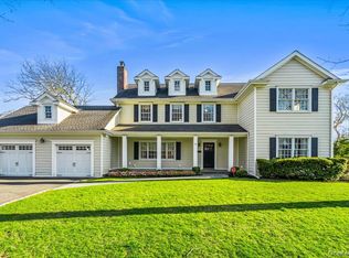 12 Whitehall Rd, Rockville Centre, NY 11570