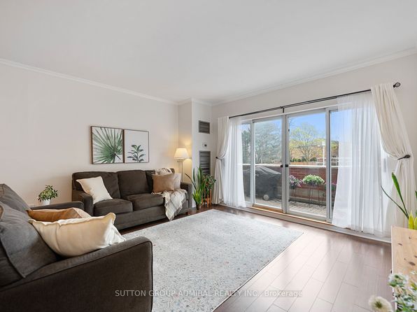 9 Chalmers Rd #107, Richmond Hill, ON L4B 3N3