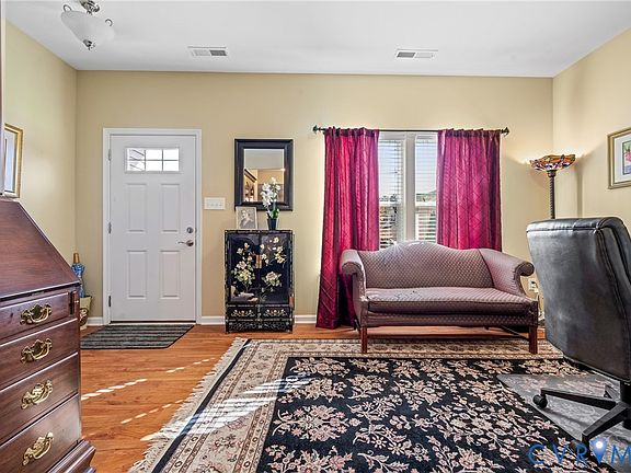 4th image of 5900 Kings Crest Dr