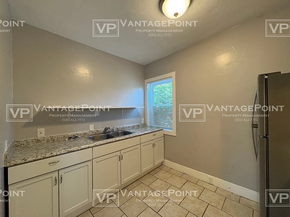 332-334 S. Quincy St - 334 — Photo 4