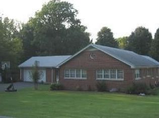 16 Douglas Dr, Washington, IN 47501