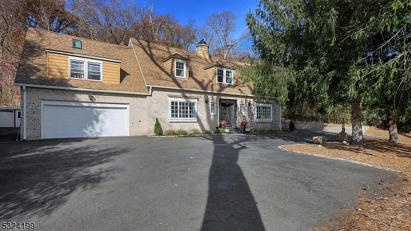 5 bed, 3.5 bath, $5,500 — Photo 2
