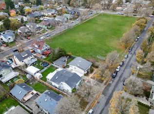 2710 Victor St, Victoria, BC