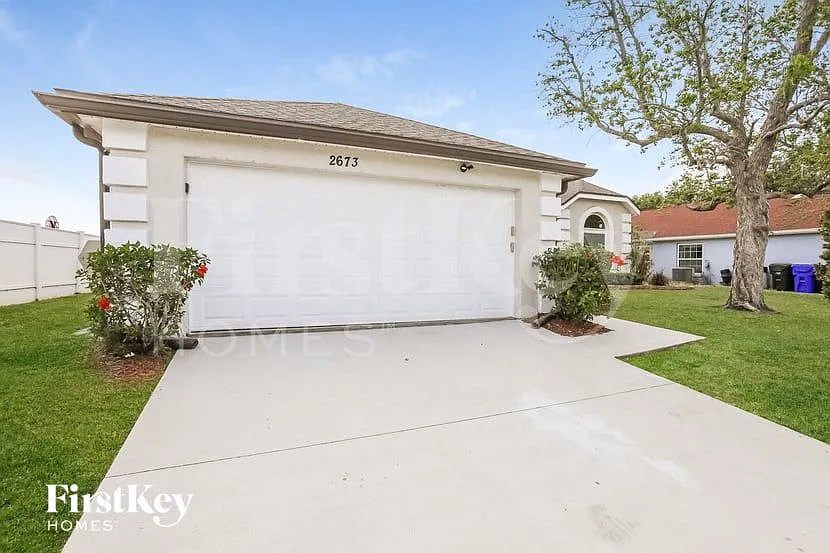 3 bed, 2.0 bath, 1502 sqft, $2,060 — Photo 2