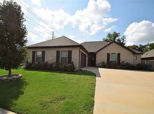 2901 SW Briar Creek Ave, Bentonville, AR 72712