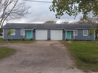 122 Parker St, Port Lavaca, TX 77979