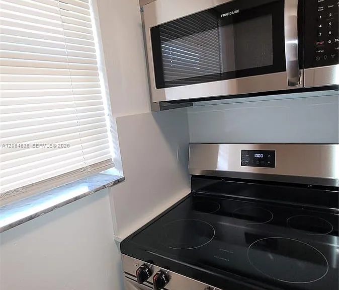 34 E 21st St #11 — Photo 5