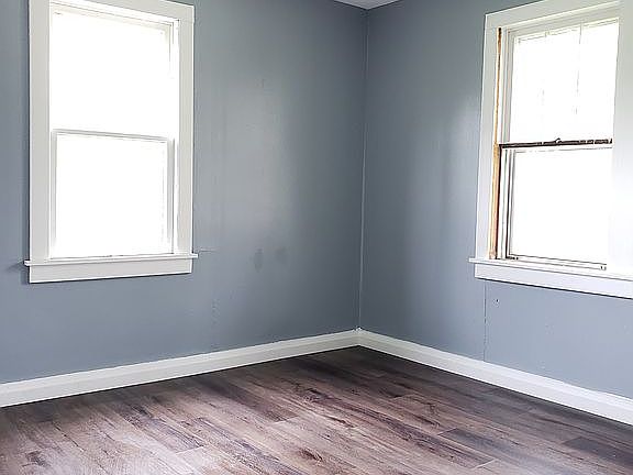 5th image of 110 Sackett St