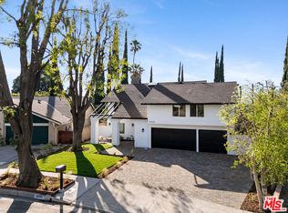 22935 Sylvan St, Woodland Hills, CA 91367