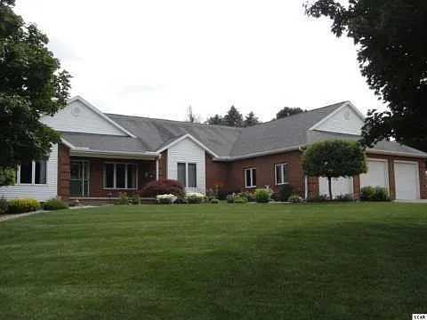 4645 N Clubview Dr photo 1