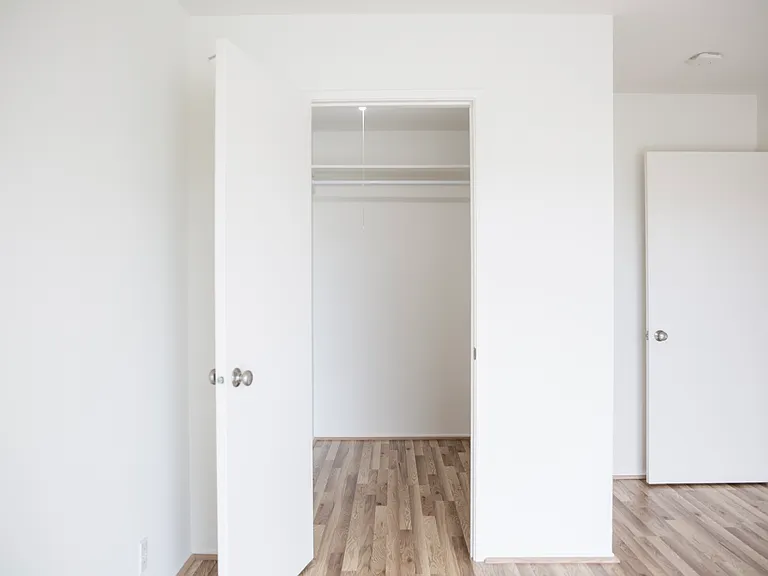 1213 Admiralty Ln — Photo 12