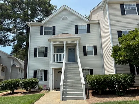 103 Schultz St