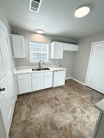 2455 Delaware St — Photo 4