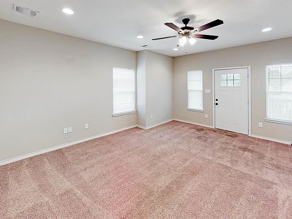 2nd image of 105 Richards St APT B