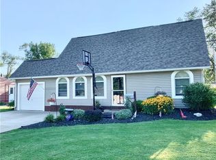 26 Marilyn Dr, Grand Island, NY 14072