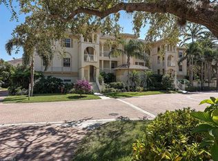 700 Bentwater Cir APT 101, Naples, FL 34108