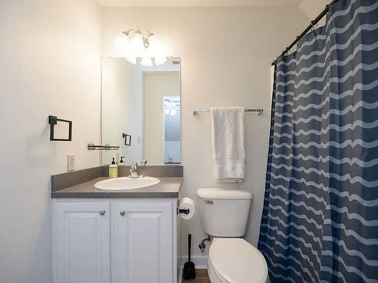 183 Herman Melville Ave — Photo 24