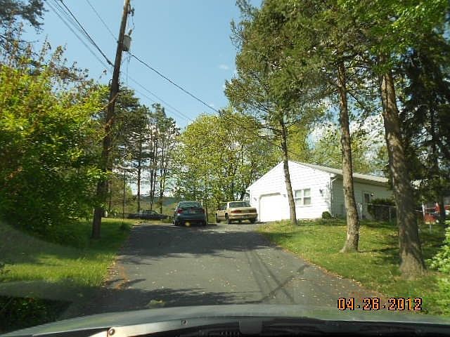 2nd image of 1493 Riegle Rd