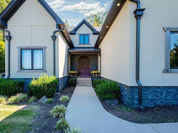 2nd image of 15 Chenay Dr